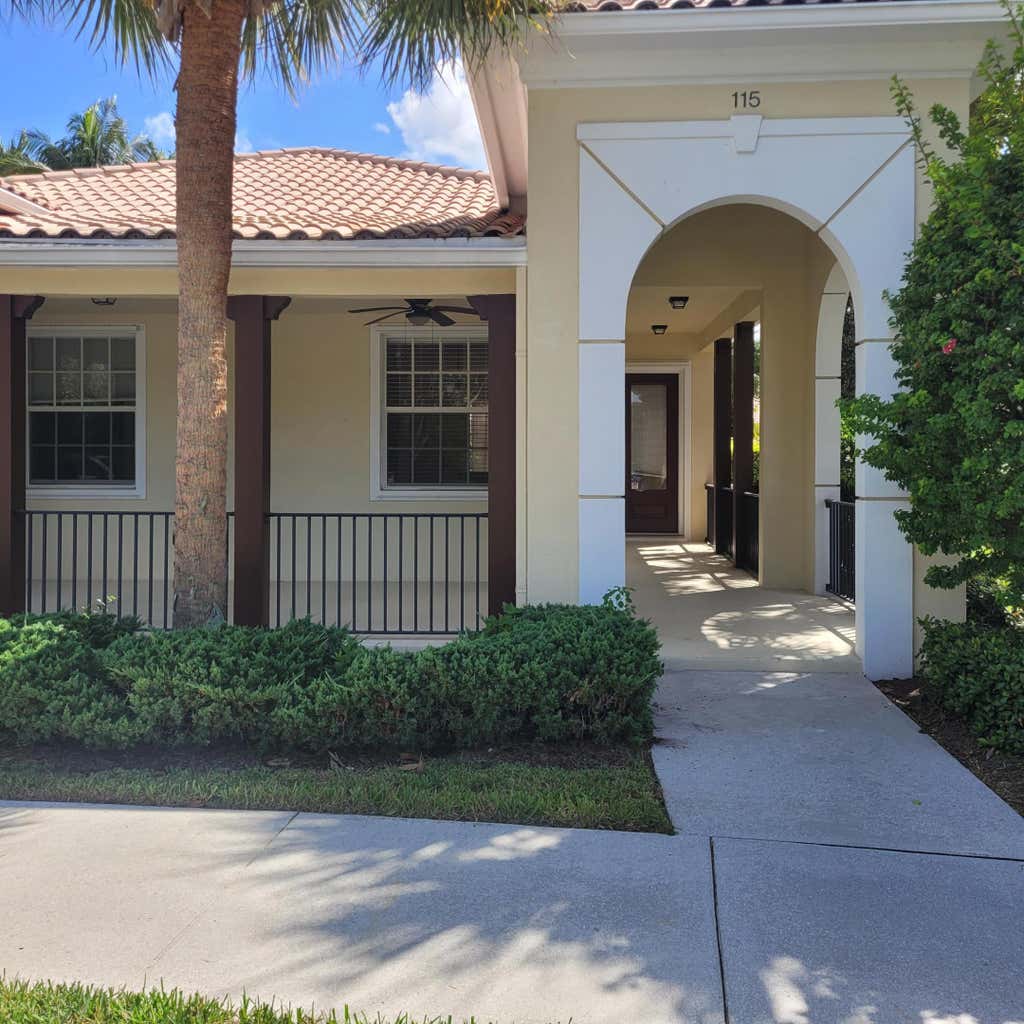 Photo of 115 San Remo Drive, Jupiter, FL 33458 (MLS # B26055071)