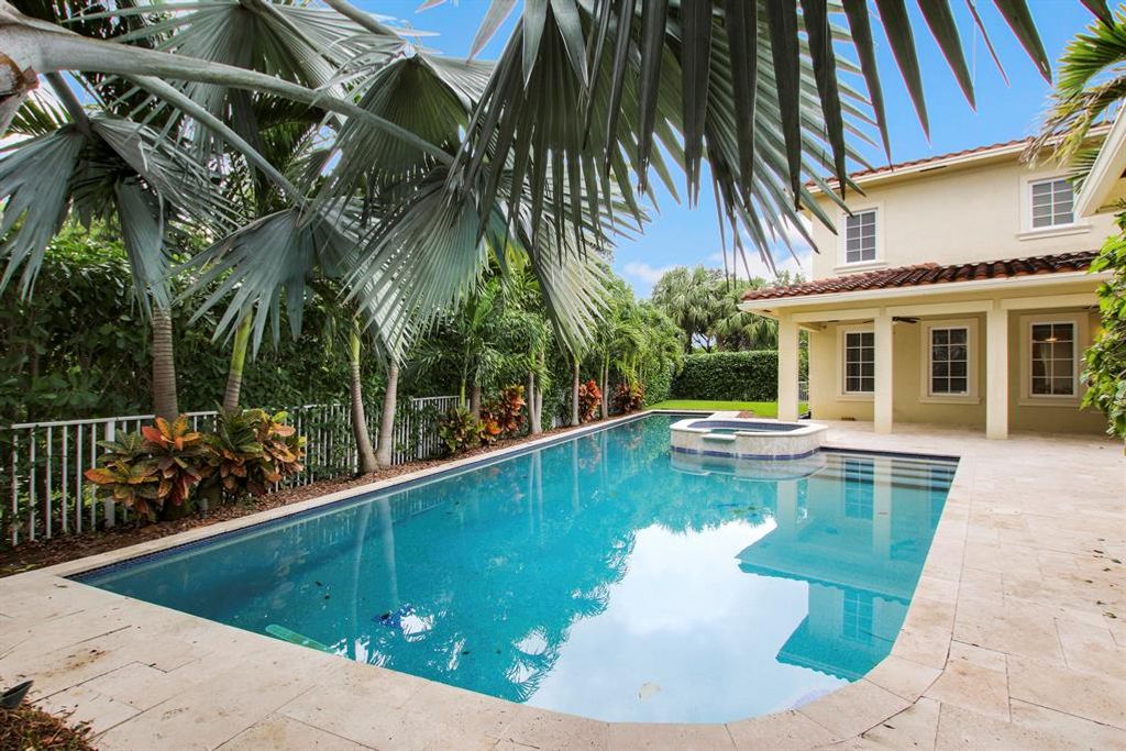 Photo of 148 Glencullen Circle Cir, Jupiter, FL 33458 (MLS # R10716698)