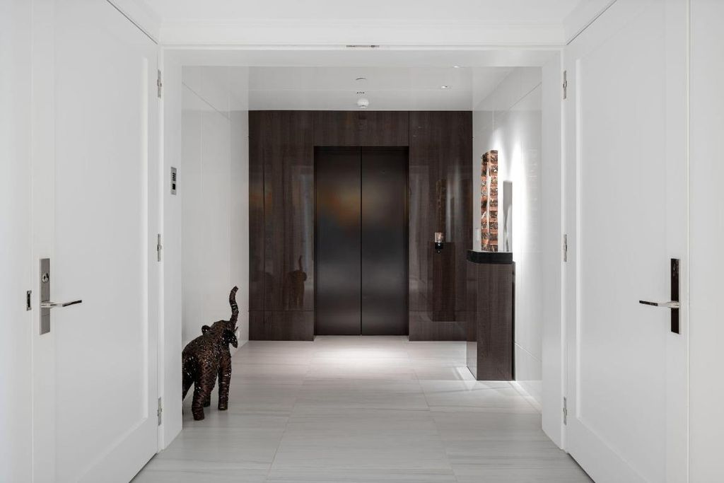 Photo of 7 Royal Palm Pointe #Ph-W, Vero Beach, FL 32960 (MLS # R11133220)