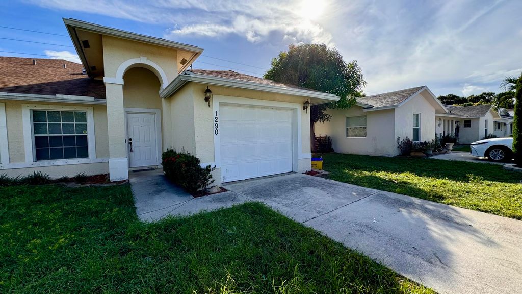 Photo of 1290 Riverside Circle, Wellington, FL 33414 (MLS # R11015389)