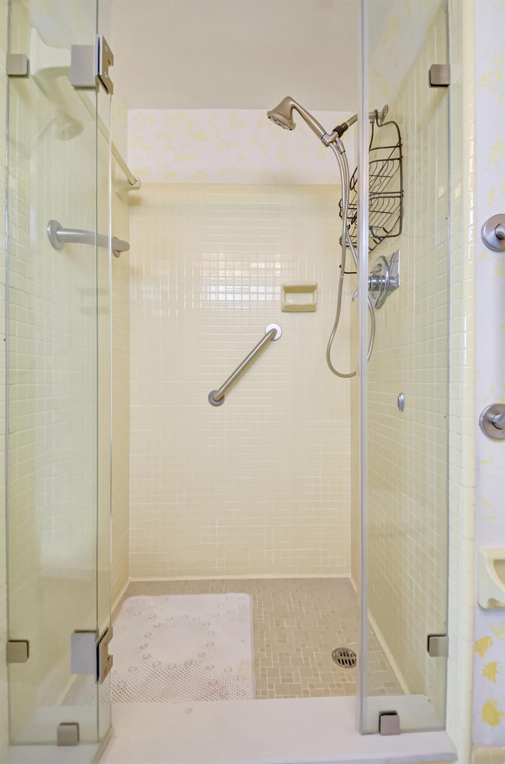 FLEUR DE LIS CONDO - Residential