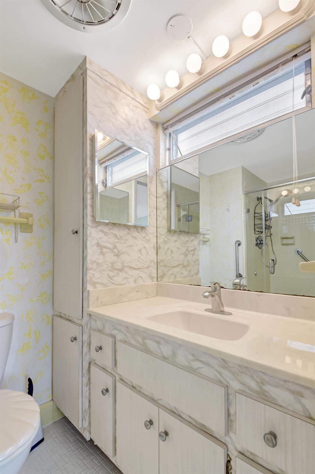 FLEUR DE LIS CONDO - Residential