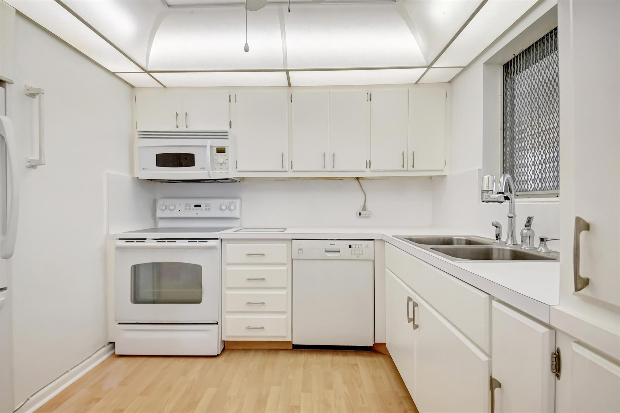 FLEUR DE LIS CONDO - Residential