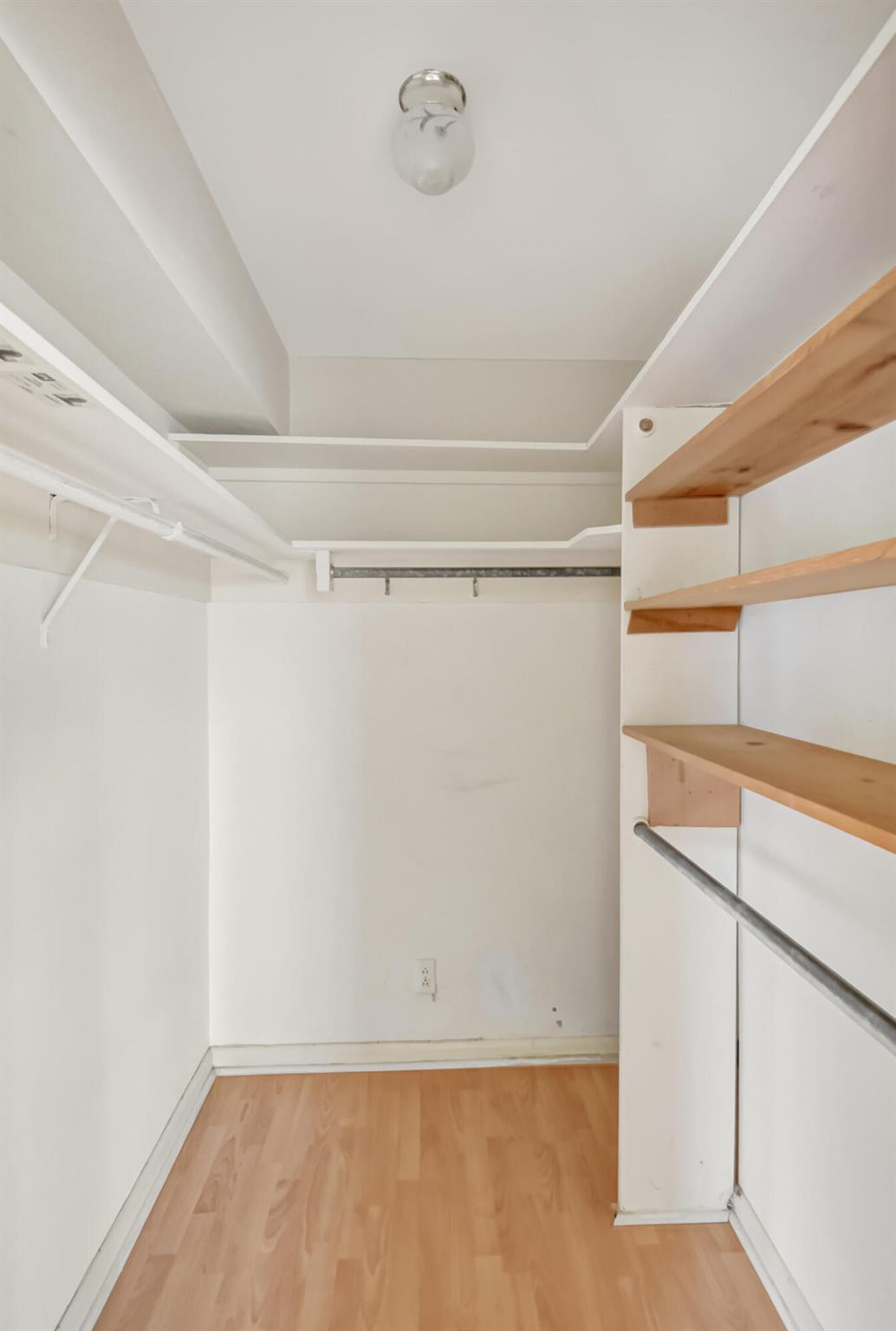 1 N Golfview Road 305