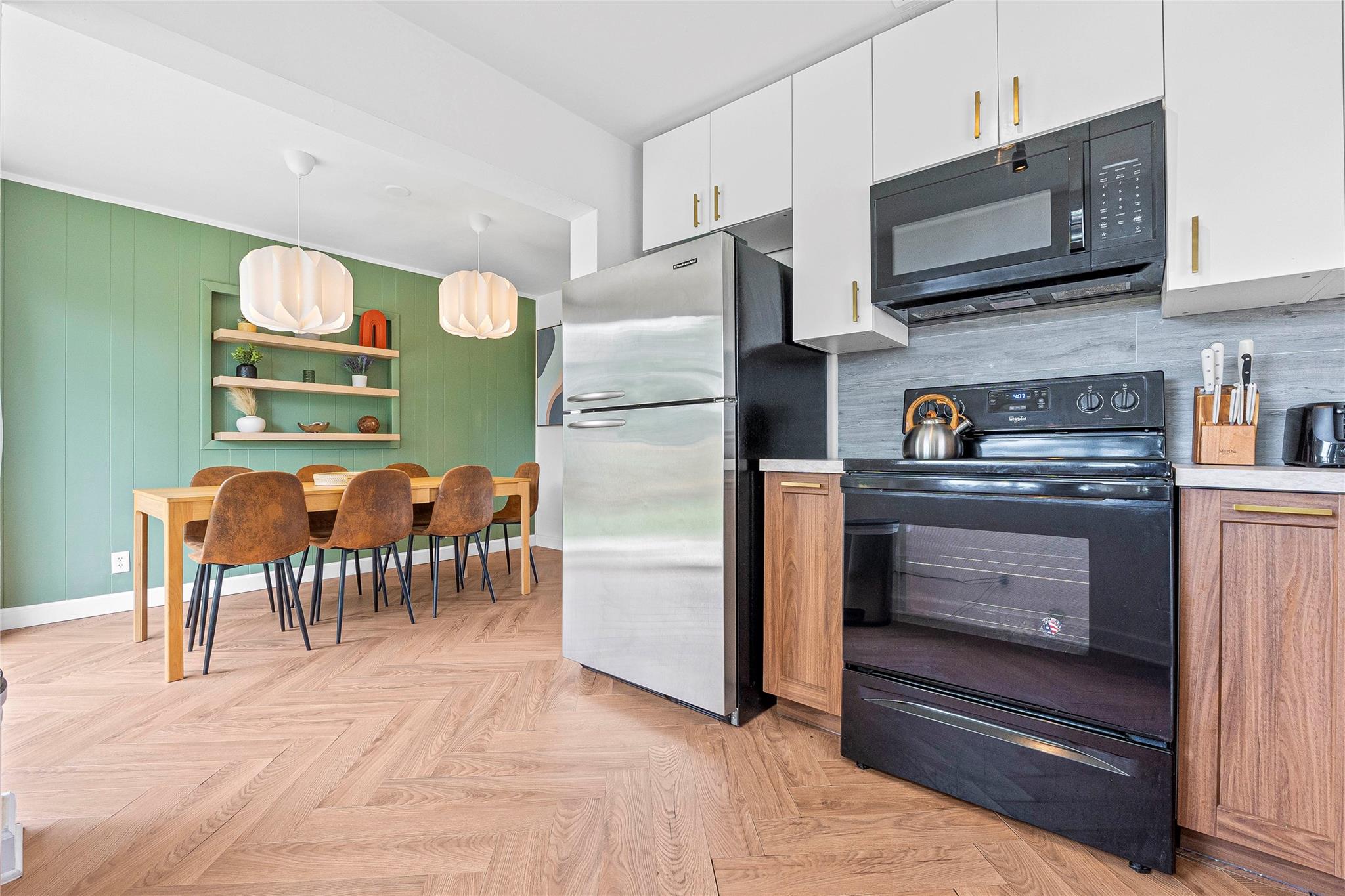 121 NW 53rd Ct