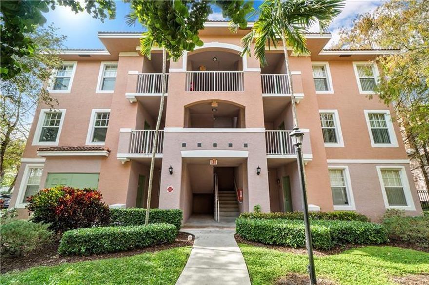 BEAUTIFUL 1 BEDROOM, 1 BATHROOM, 2ND FLOOR CONDO IN DESIRABLE GATED CYPRESS POINTE, TURTLE RUN AREA, WITH POOL AND GARDEN VIEWS!! WHITE KITCHEN, NEUTRAL PAINT THROUGHOUT, NEUTRAL TILE FLOORING THROUGHOUT, WOOD FLOORING IN BEDROOM, LARGE MASTER BEDROOM CLOSET, NEWER A/C SYSTEM, SCREENED-IN PATIO WITH STORAGE CLOSET, AND LAUNDRY ROOM WITH FULL-SIZED WASHER & DRYER! COMMUNITY HAS RESORT-STYLE POOL, HOT TUB, CHILD PLAY AREA, GYM, CLUBHOUSE, AND BASKETBALL COURTS! PET OK AND 680+ CREDIT SCORE REQUIRED PER ASSOCIATION.