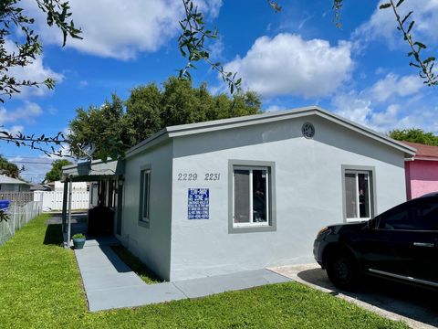 2229-31 Farragut St Hollywood FL 33020