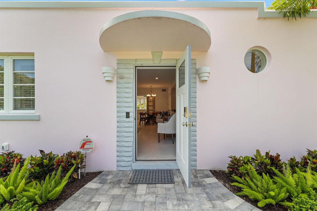 Photo of 503 NE 2nd Avenue, Delray Beach, FL 33444 (MLS # R11135899)