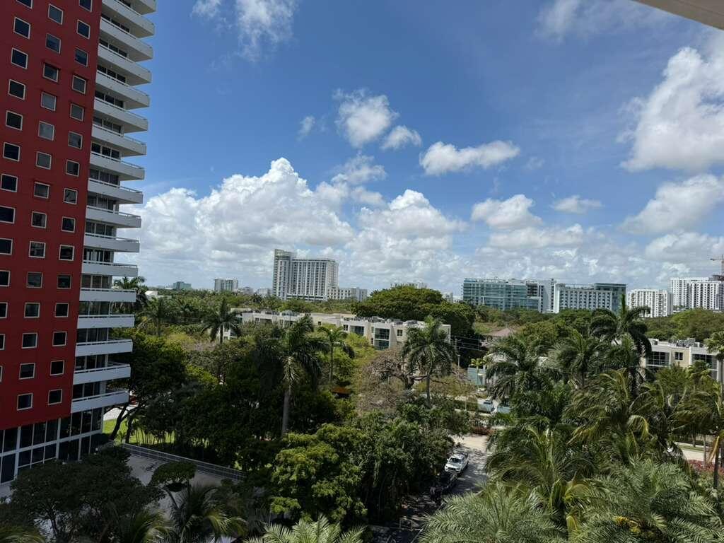 1581 Brickell Avenue 406