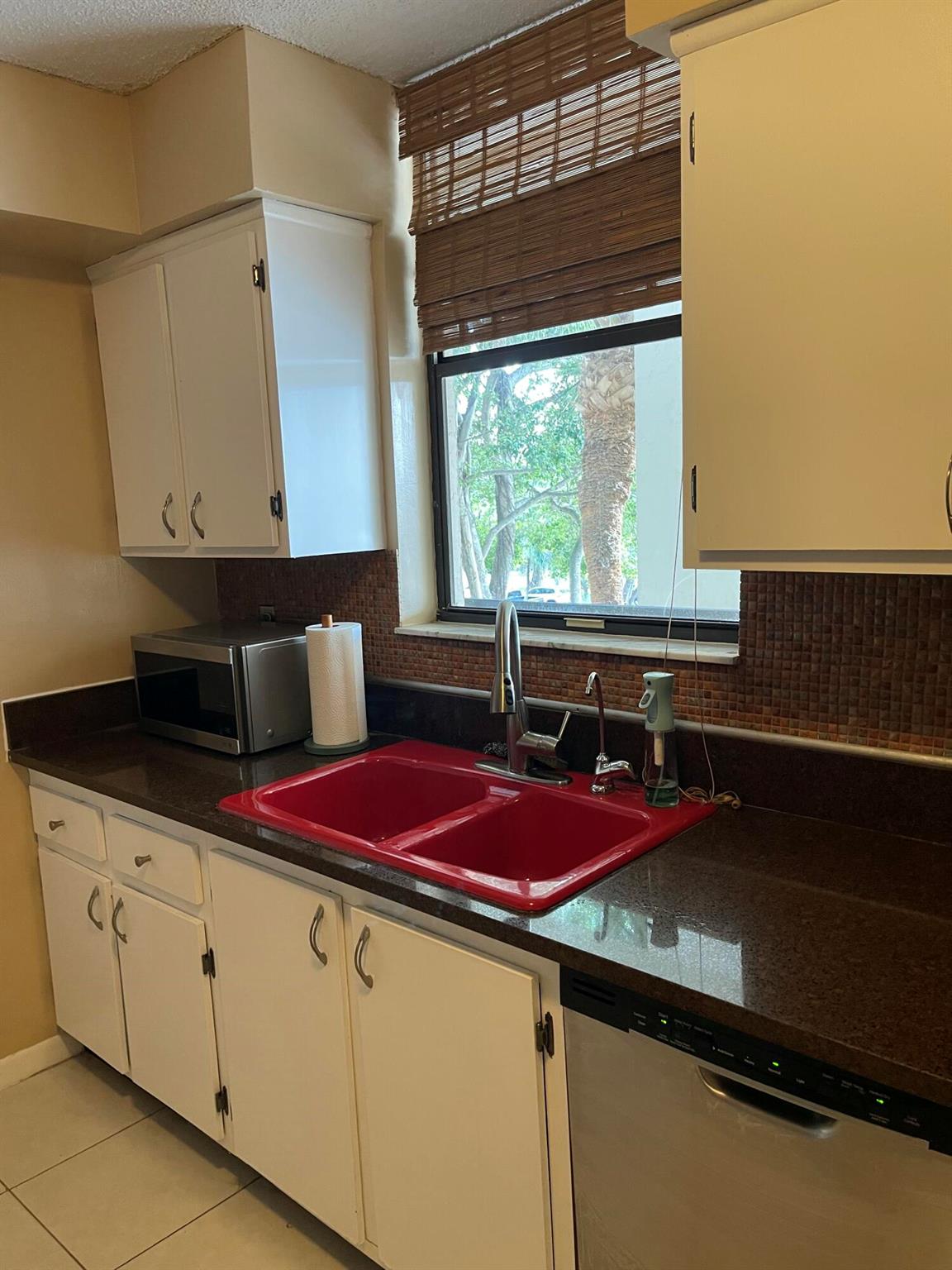 Laver's Resort & Racquet - Residential Lease