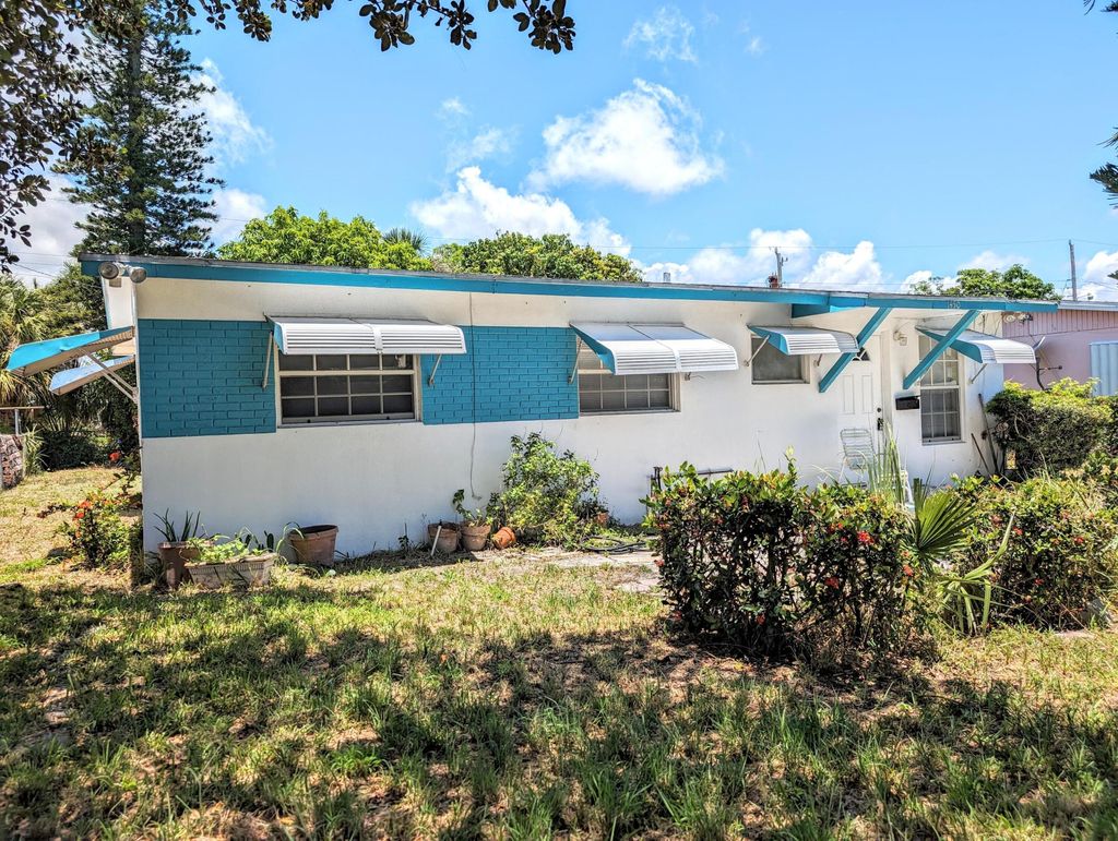 Photo of 1450 8th St, West Palm Beach, FL 33401 (MLS # R10993959)
