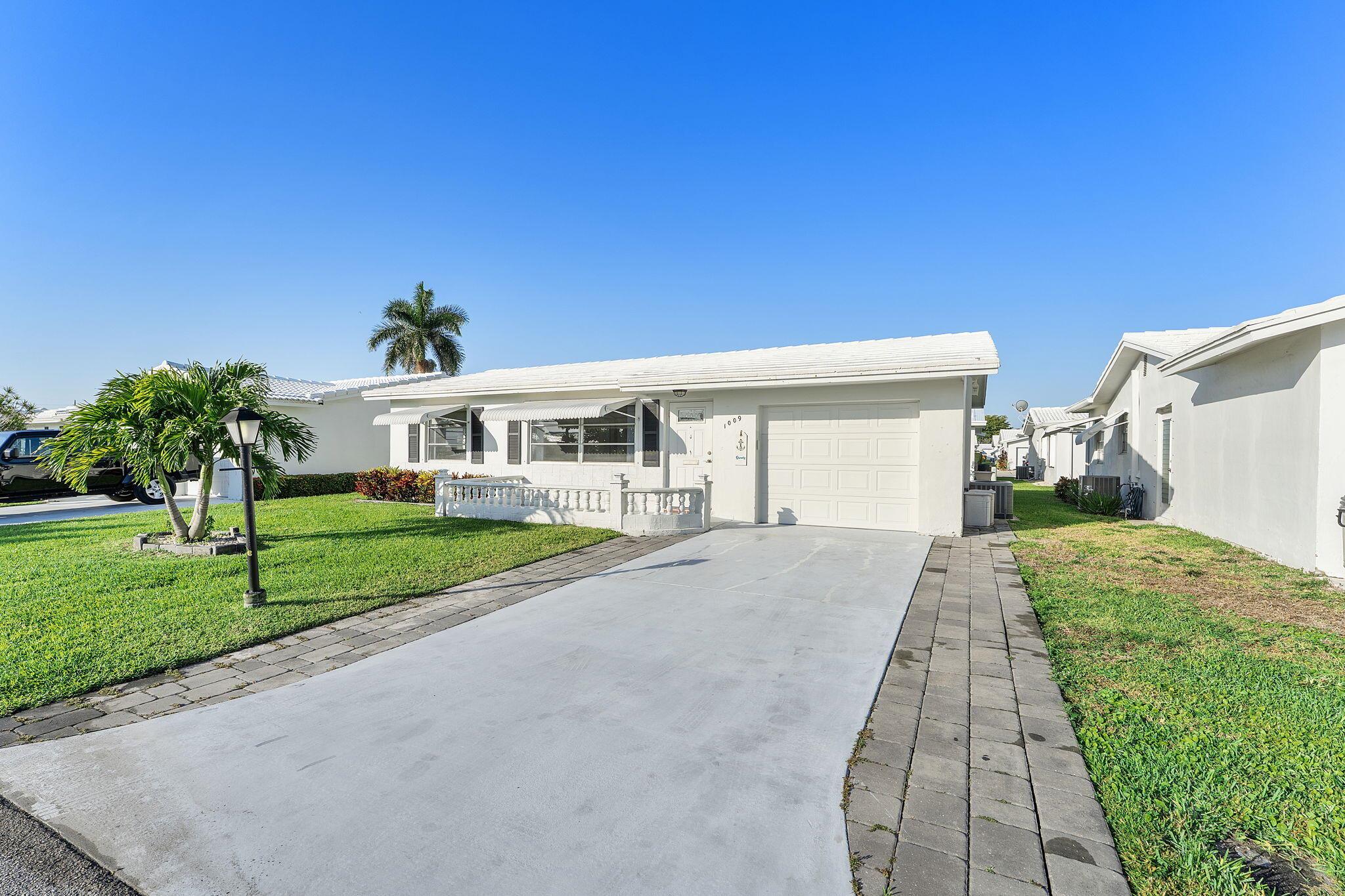 View photos, virtual tours, details... 1009 SW 16th Street