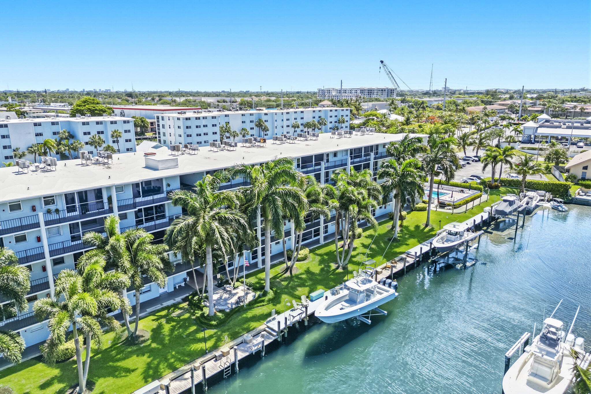 109 Paradise Harbour Boulevard 203