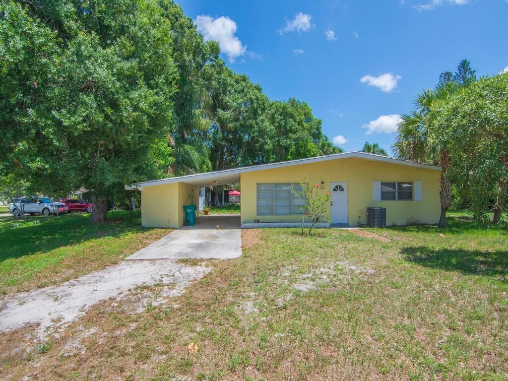 Photo of 8605 Salerno Road, Fort Pierce, FL 34951 (MLS # R10993422)