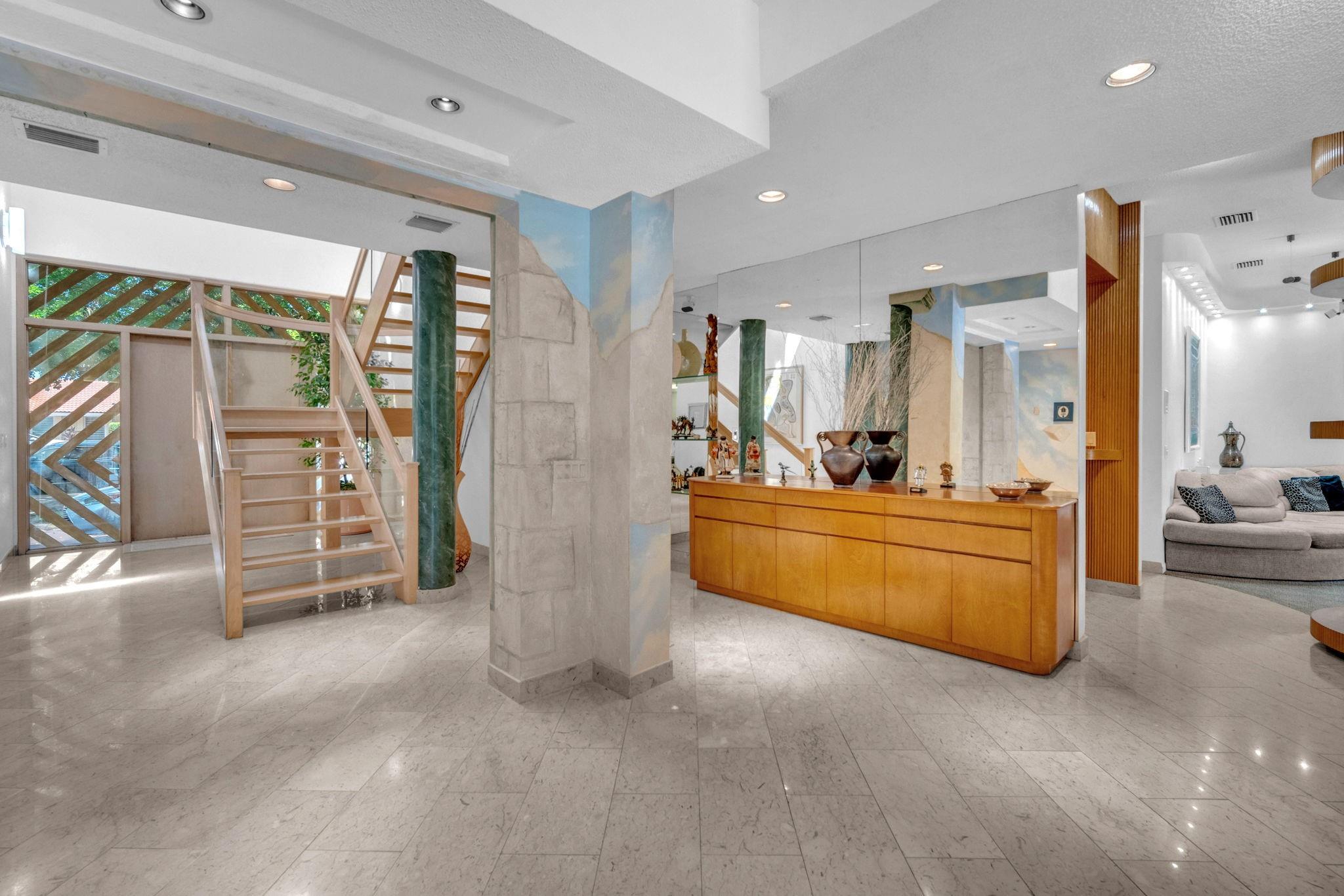 HOLLYWOOD HILLS NORTH SEC - Residential