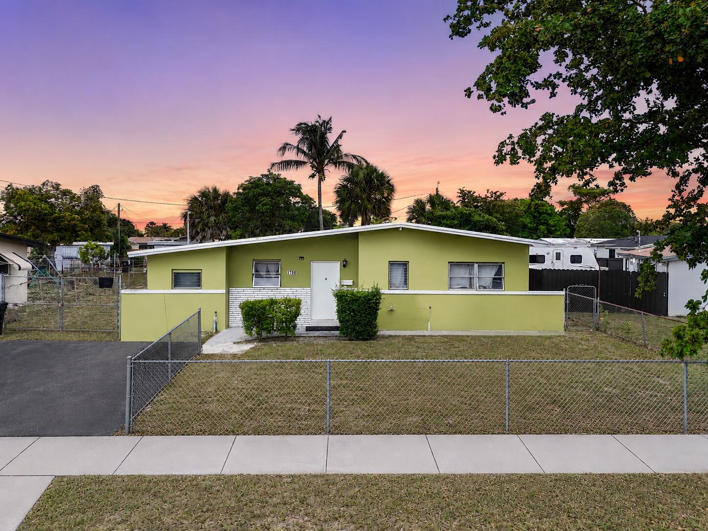 LAKE AIRE ESTATES - Residential