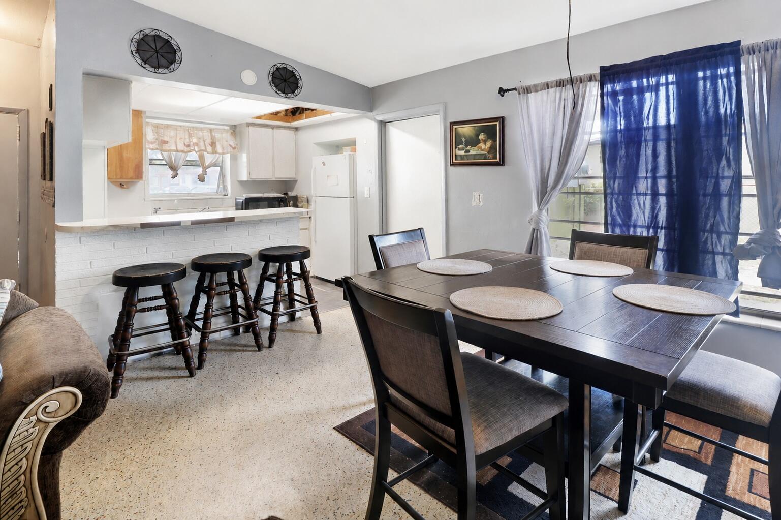 LAKE AIRE ESTATES - Residential