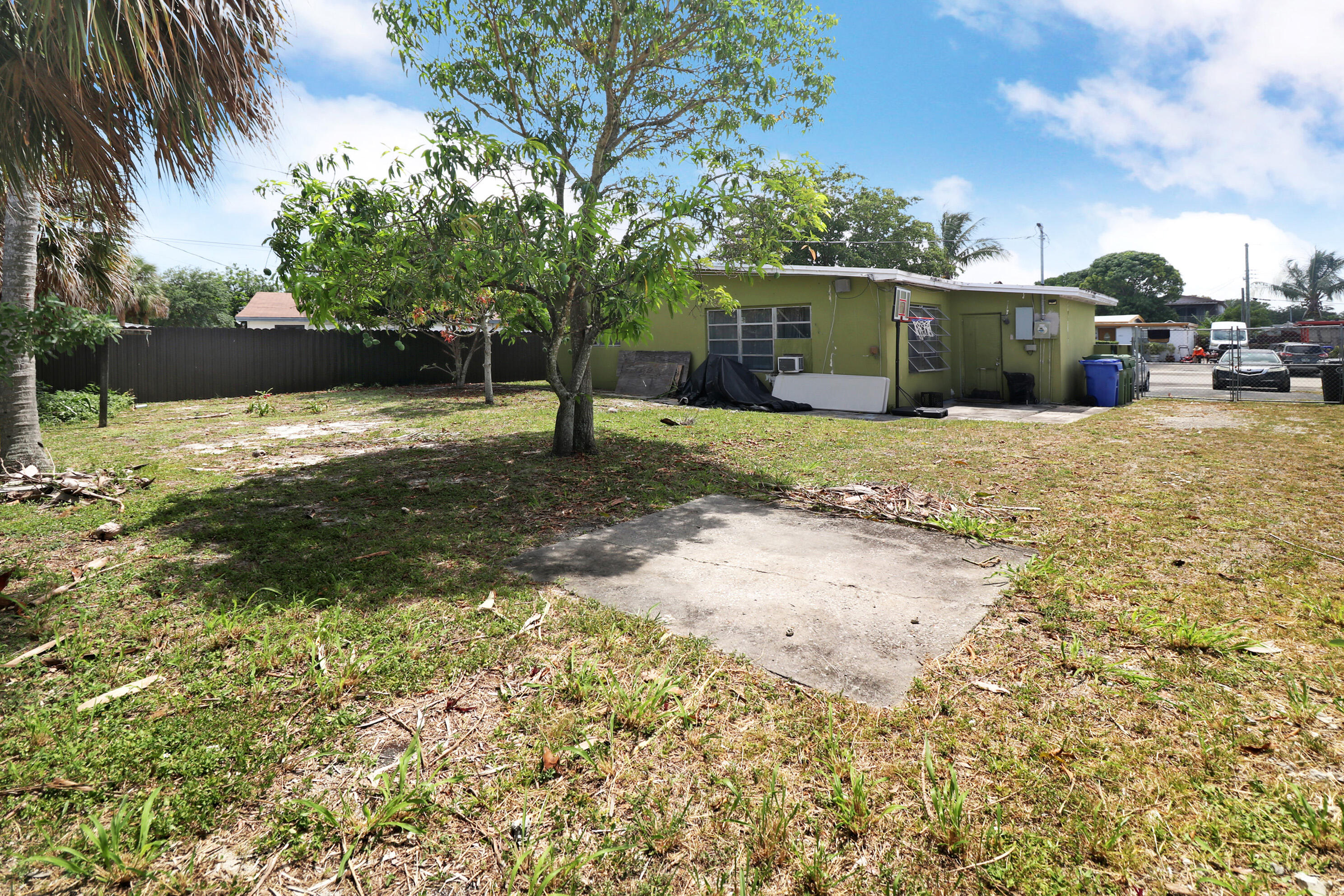 LAKE AIRE ESTATES - Residential