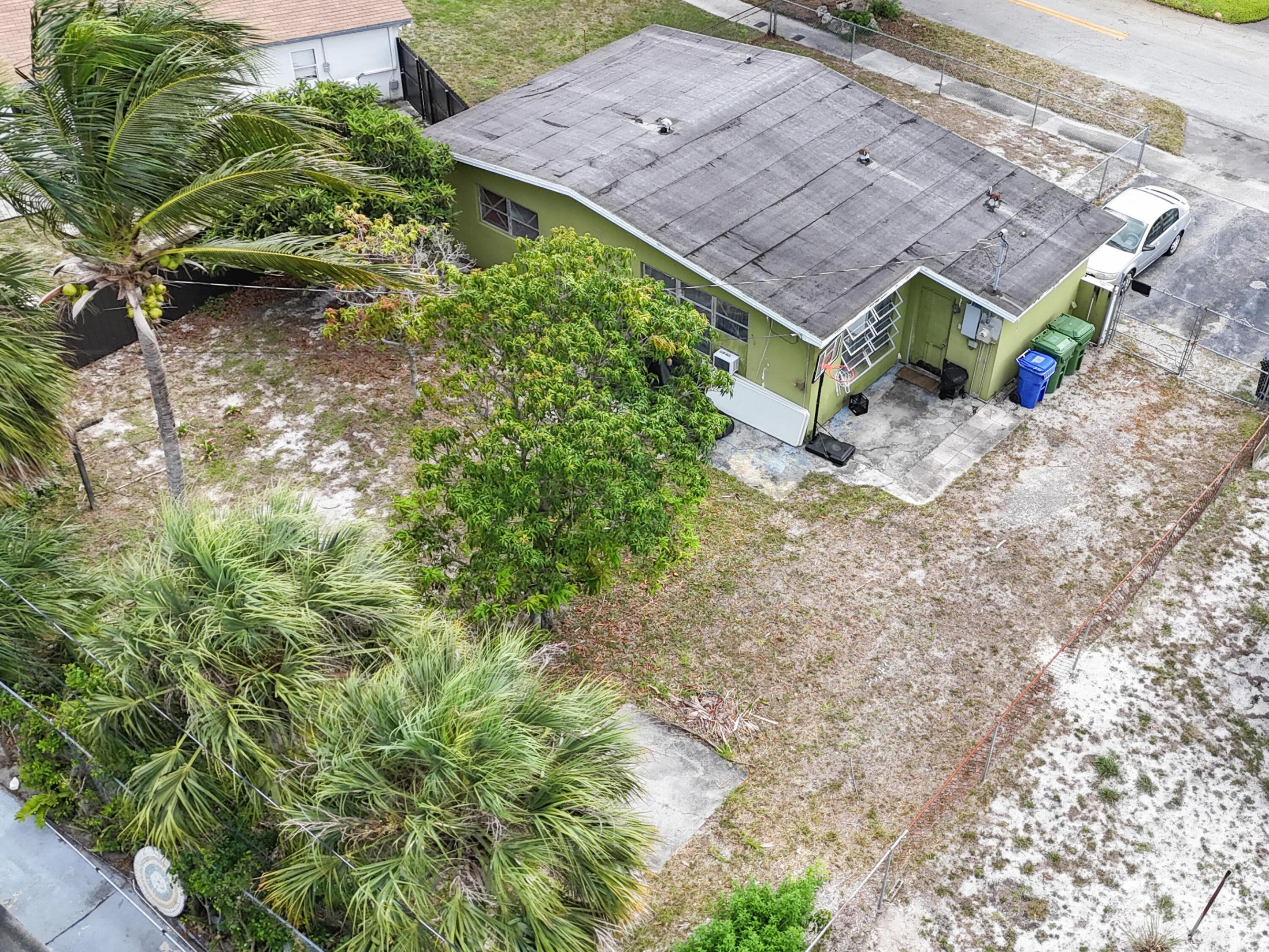 LAKE AIRE ESTATES - Residential