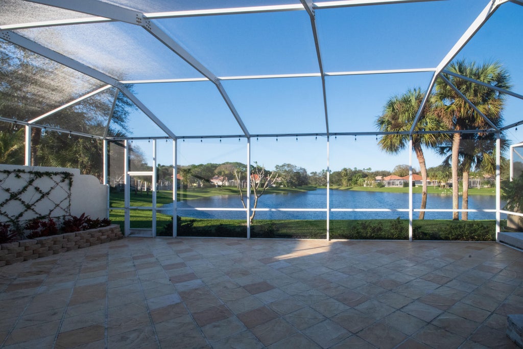 Photo of 416 Kelsey Park Drive, Palm Beach Gardens, FL 33410 (MLS # R10952490)