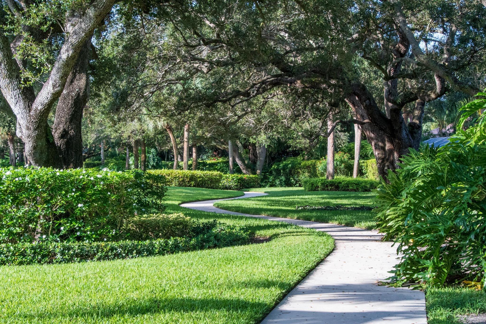 OAKS EAST - Residential