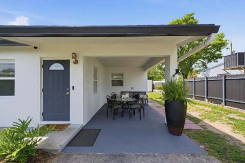Tiny photo for 330 NE 59th Court, Oakland Park, FL 33334 (MLS # B26025031)