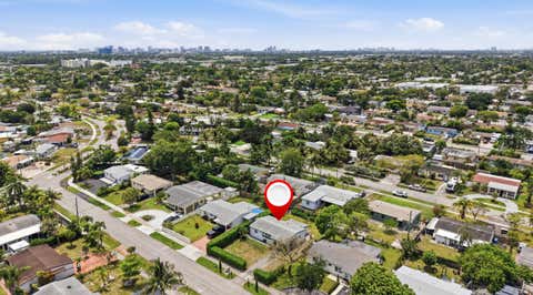 Tiny photo for 330 NE 59th Court, Oakland Park, FL 33334 (MLS # B26025031)