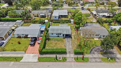 Tiny photo for 330 NE 59th Court, Oakland Park, FL 33334 (MLS # B26025031)