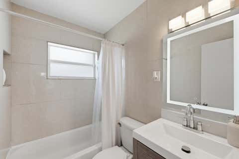 Tiny photo for 330 NE 59th Court, Oakland Park, FL 33334 (MLS # B26025031)