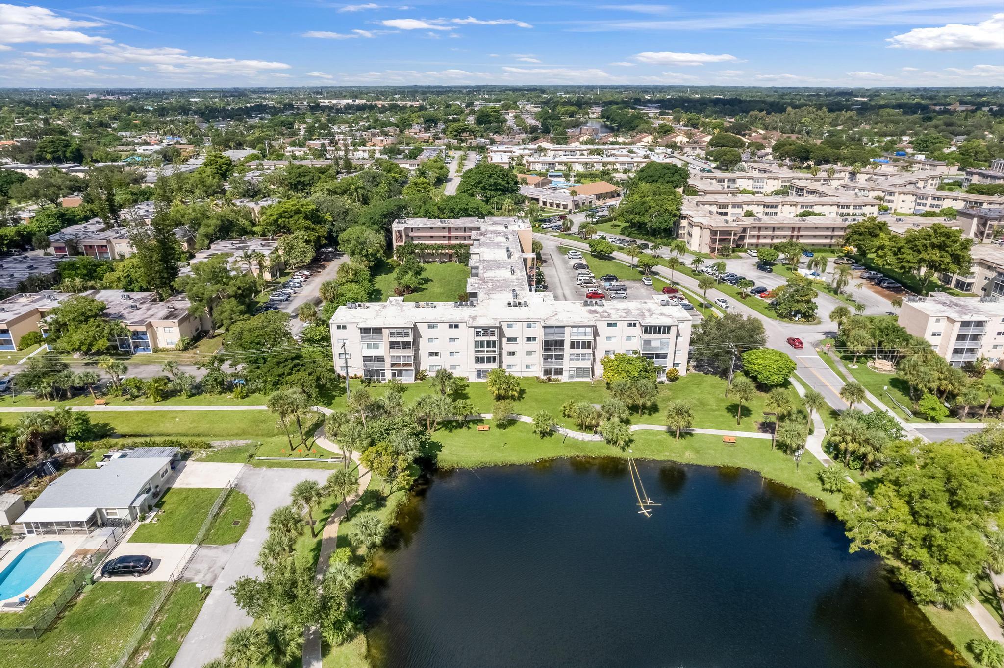 LAKESIDE VILLAGE CONDO 10 - Residential