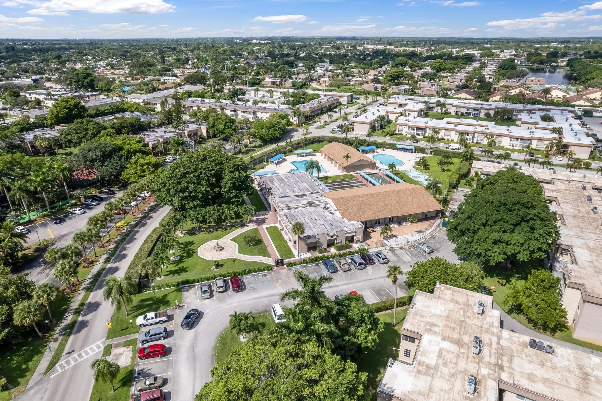 LAKESIDE VILLAGE CONDO 10 - Residential