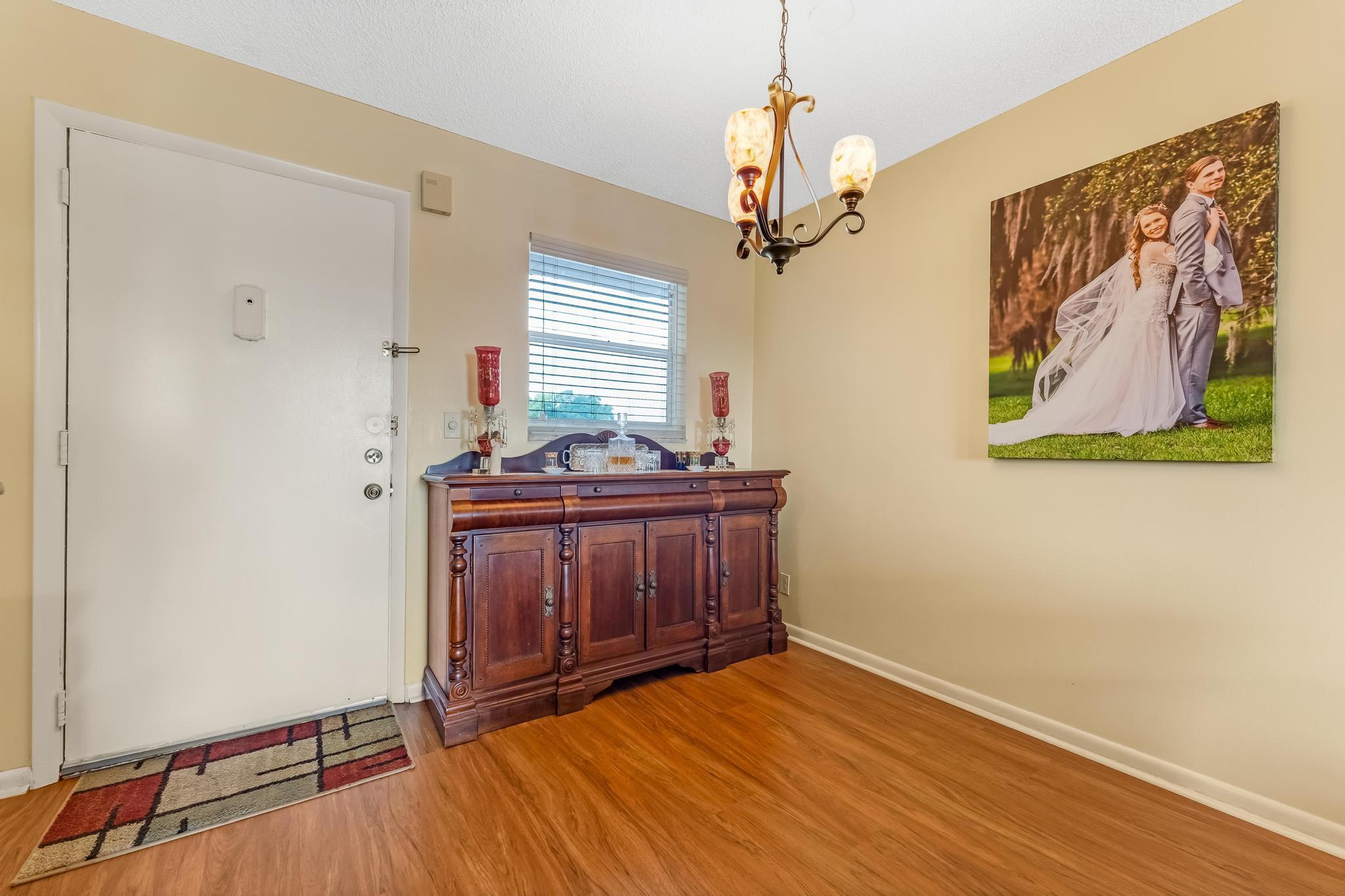 LAKESIDE VILLAGE CONDO 10 - Residential