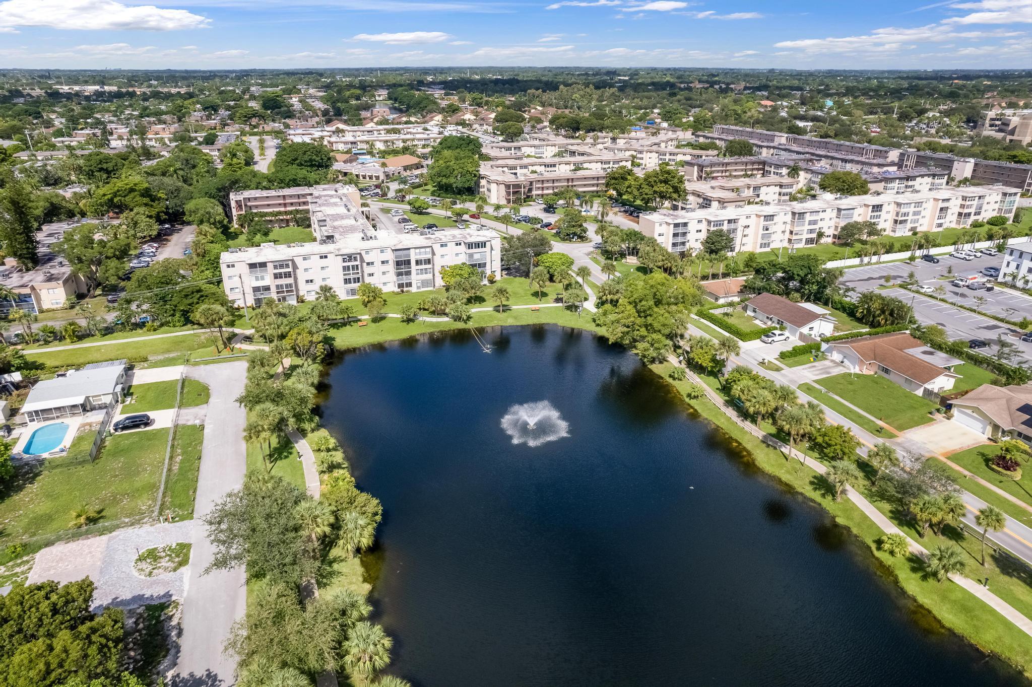 LAKESIDE VILLAGE CONDO 10 - Residential