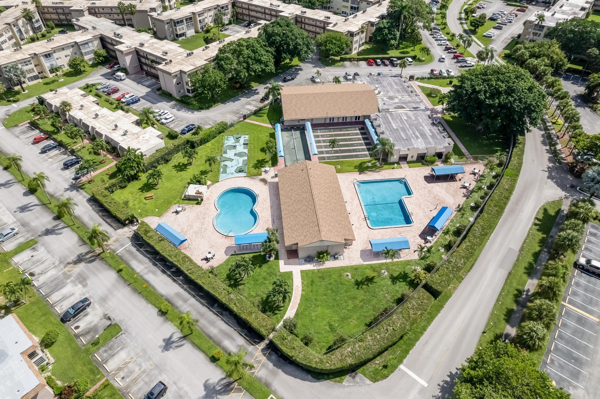 LAKESIDE VILLAGE CONDO 10 - Residential