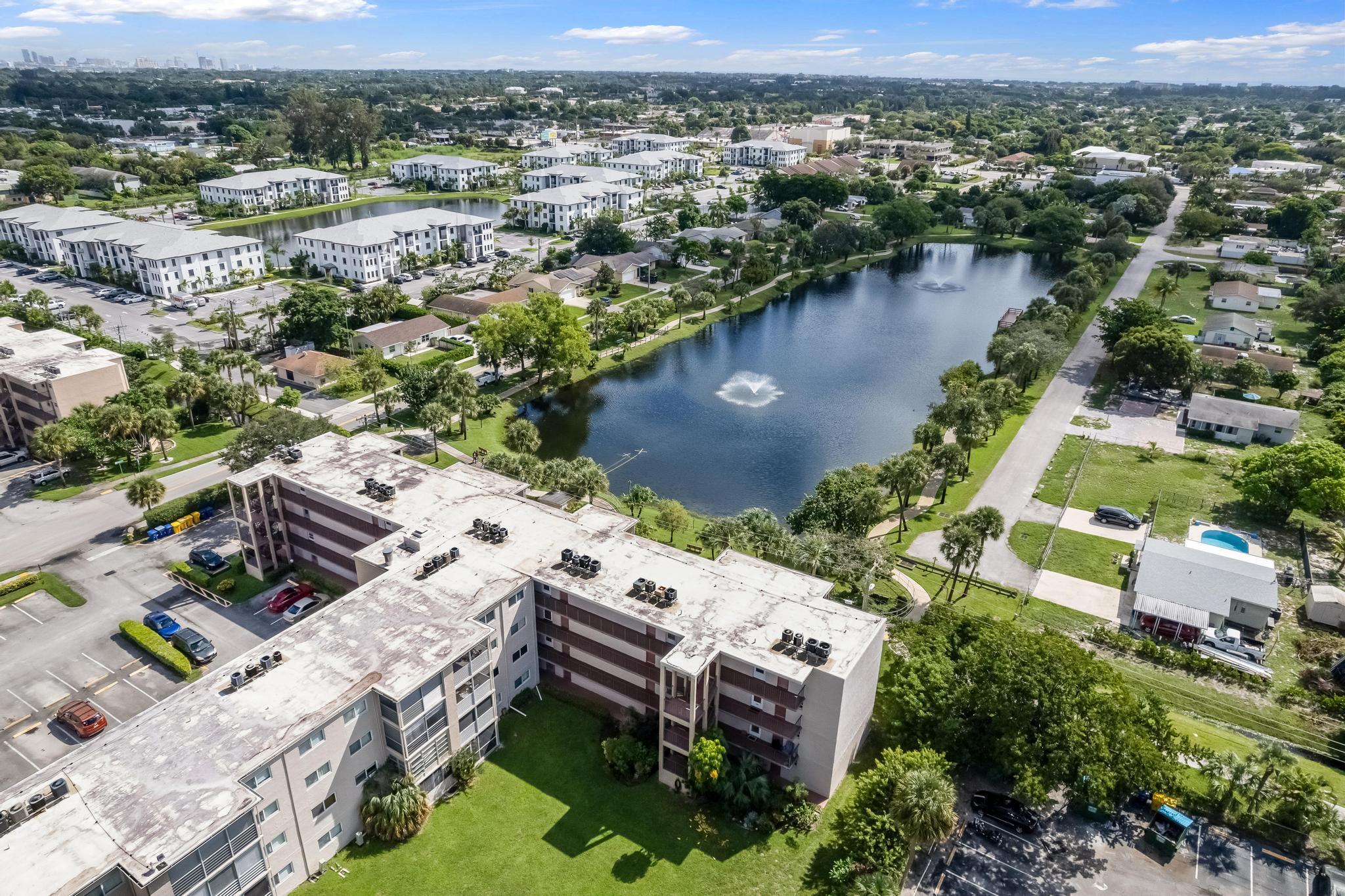 LAKESIDE VILLAGE CONDO 10 - Residential