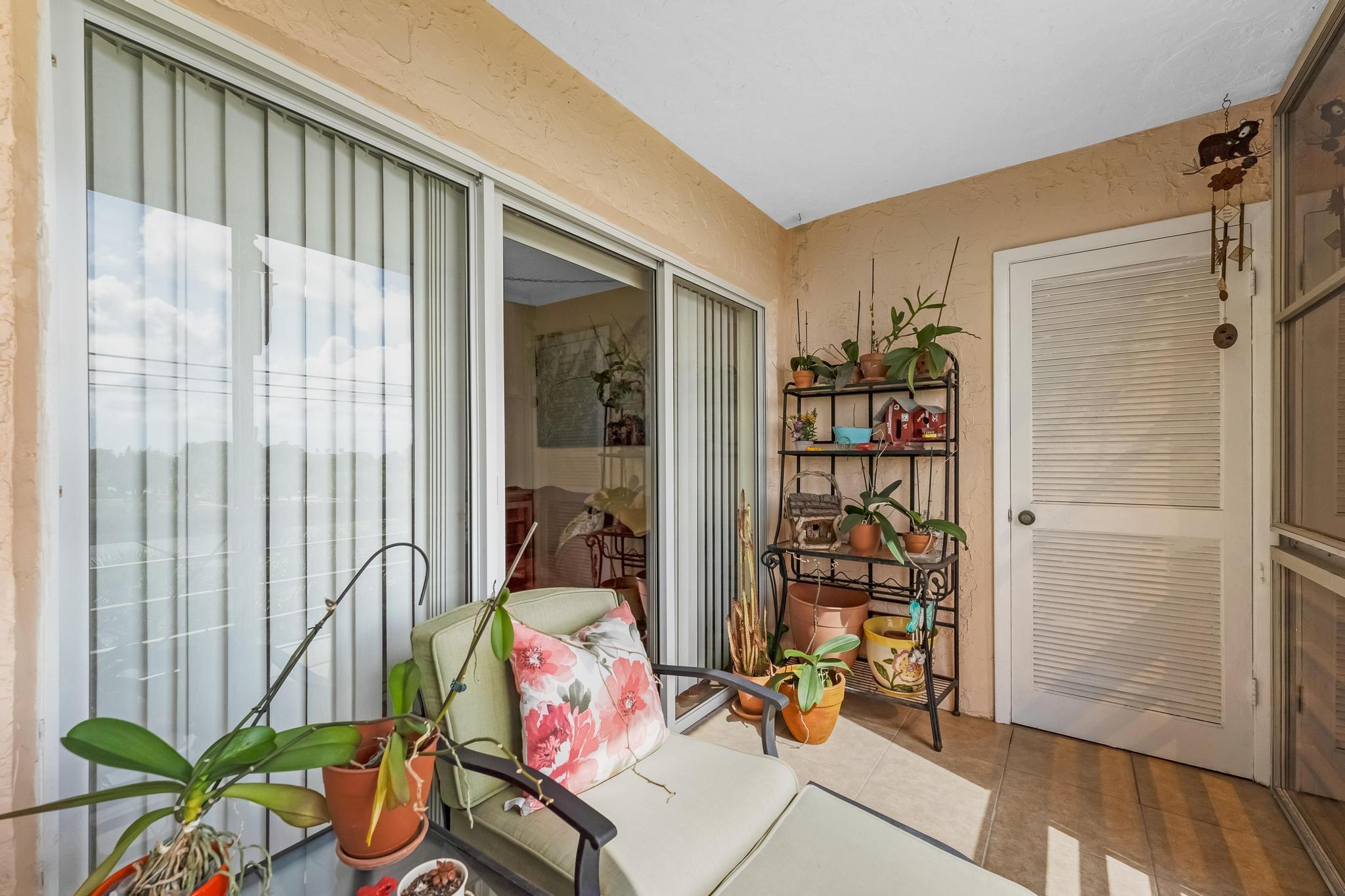 LAKESIDE VILLAGE CONDO 10 - Residential