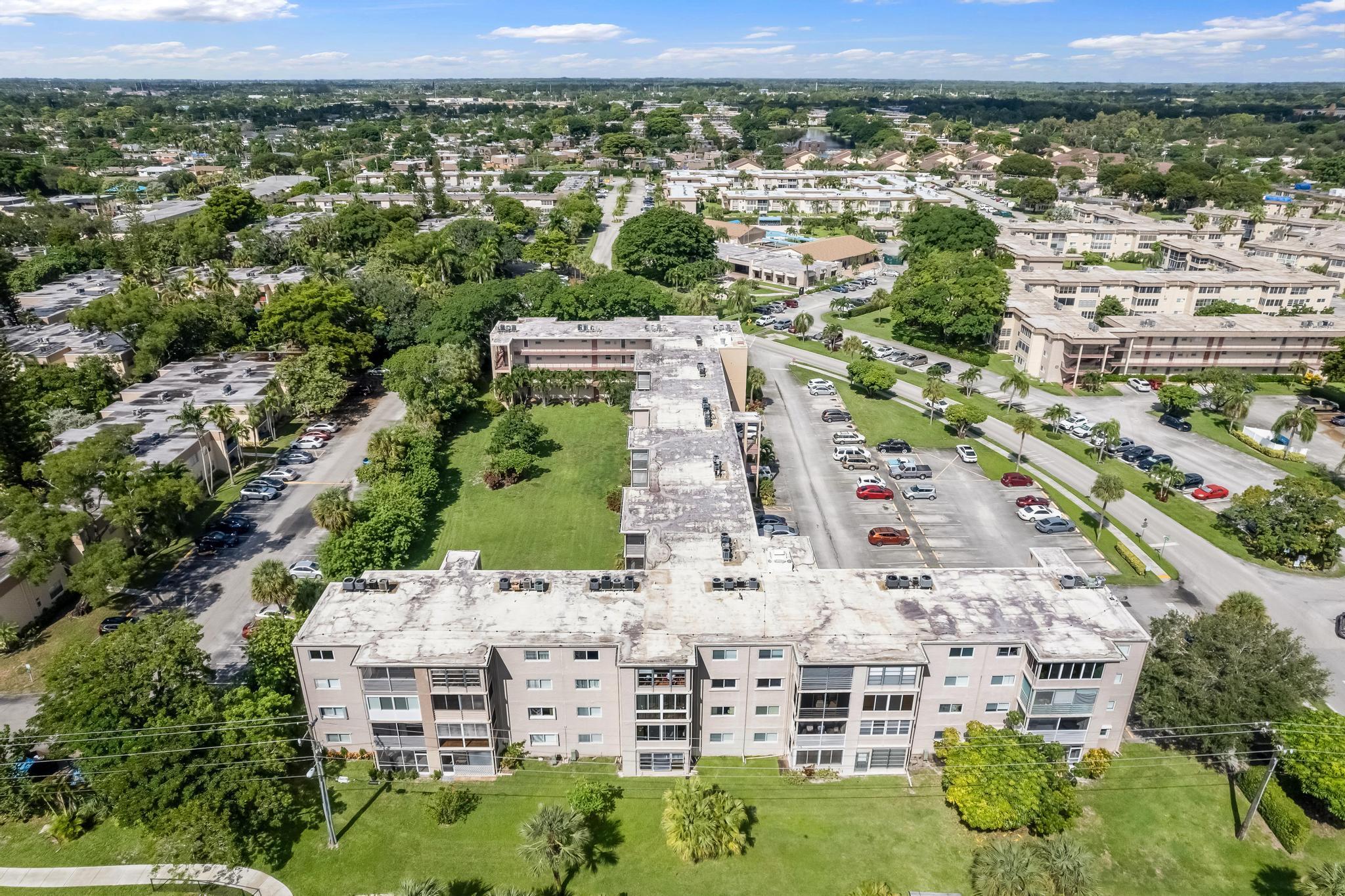 LAKESIDE VILLAGE CONDO 10 - Residential