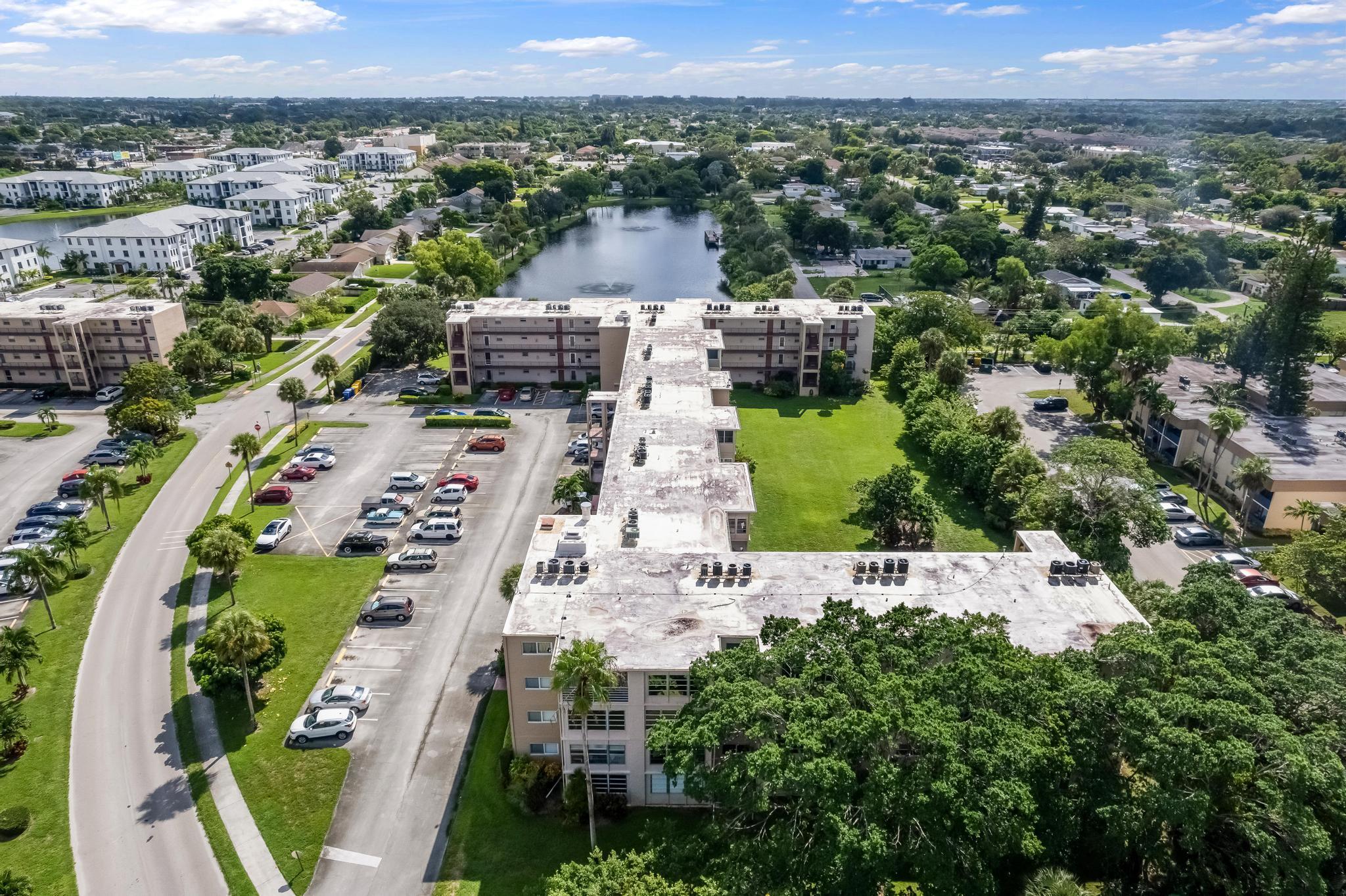 LAKESIDE VILLAGE CONDO 10 - Residential