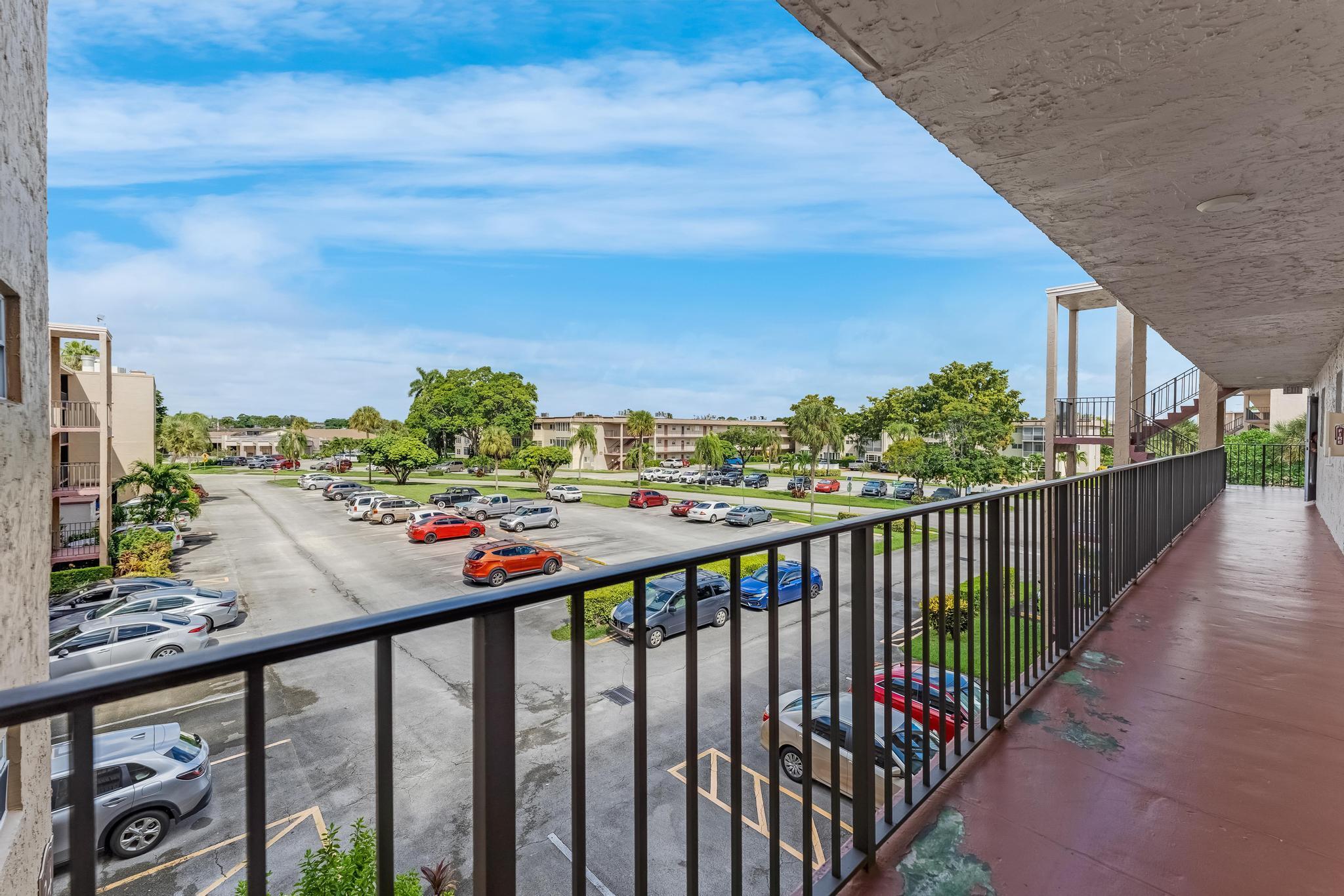 LAKESIDE VILLAGE CONDO 10 - Residential