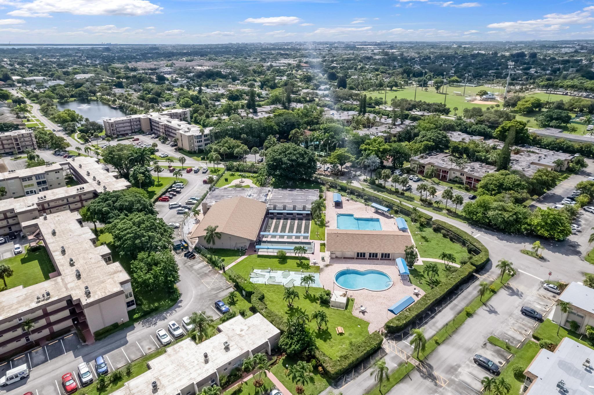 LAKESIDE VILLAGE CONDO 10 - Residential