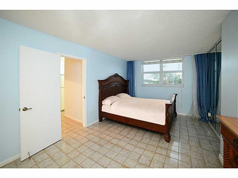 INTRACOASTAL TOWER - Residential