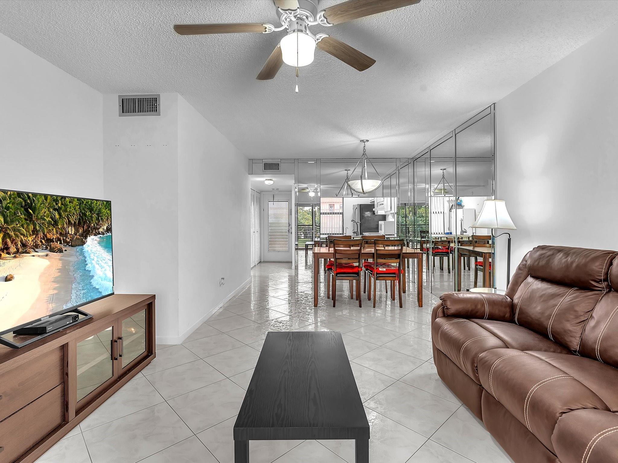 SUNRISE LAKES - Residential