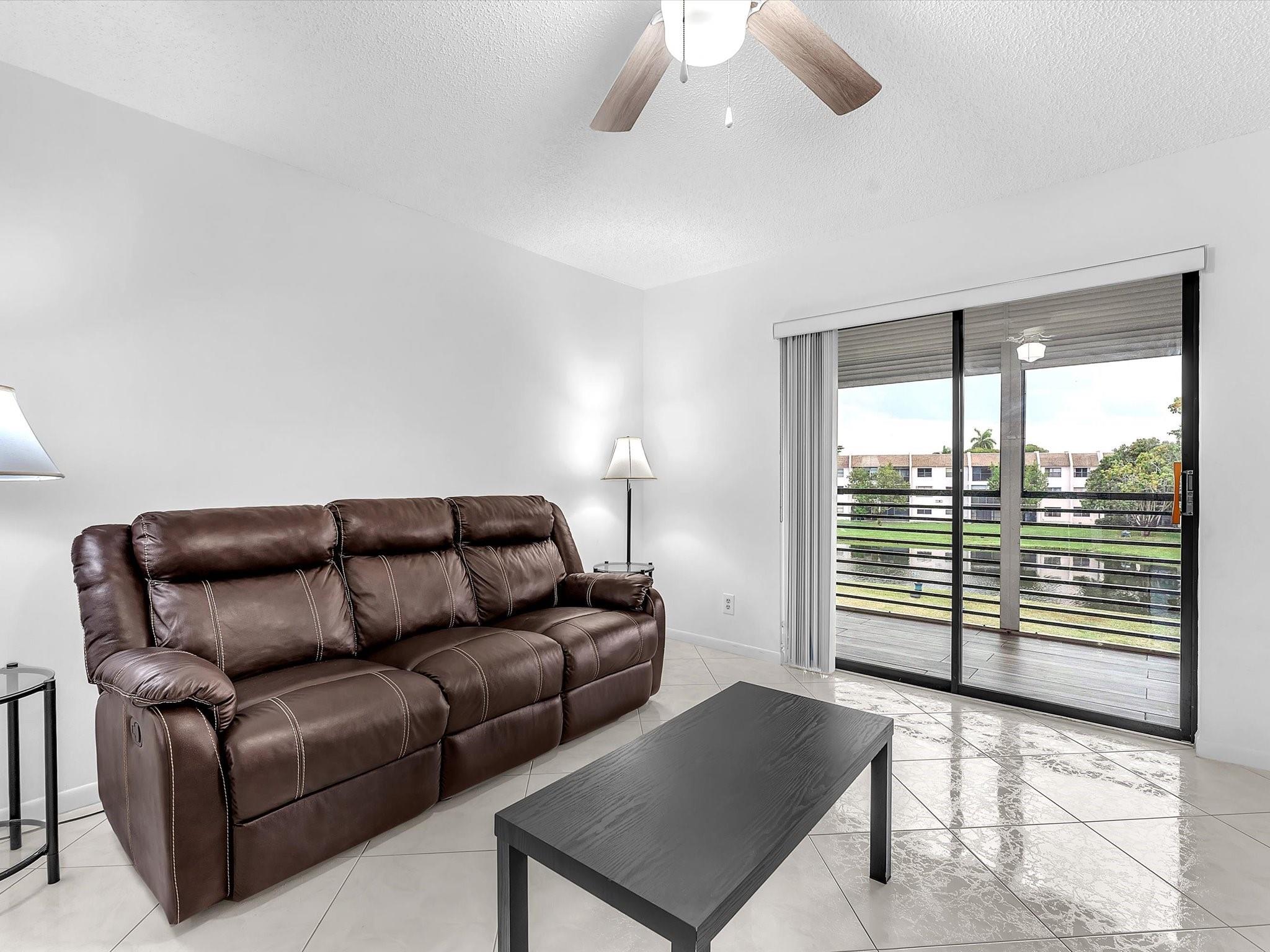 SUNRISE LAKES - Residential
