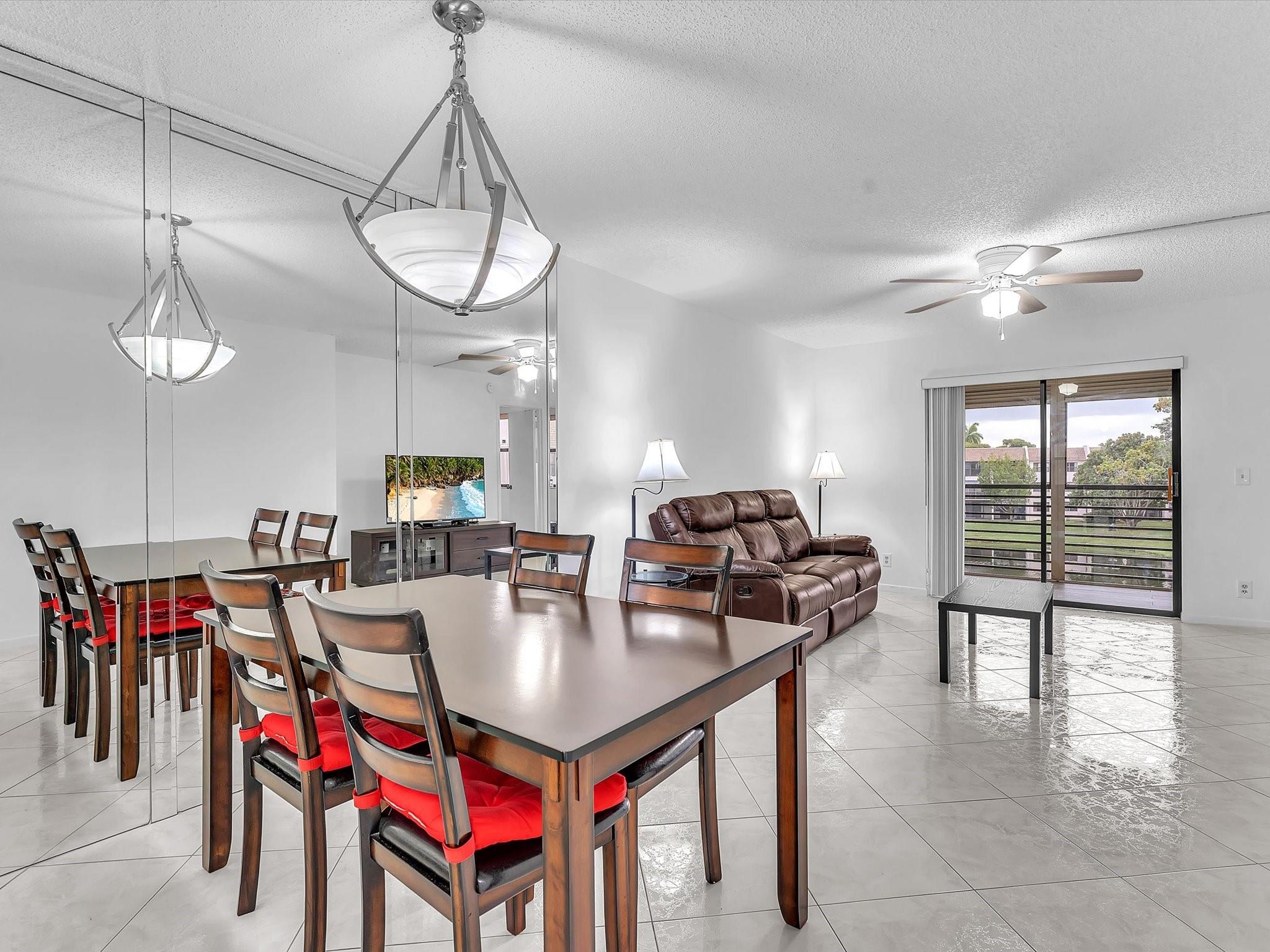 SUNRISE LAKES - Residential