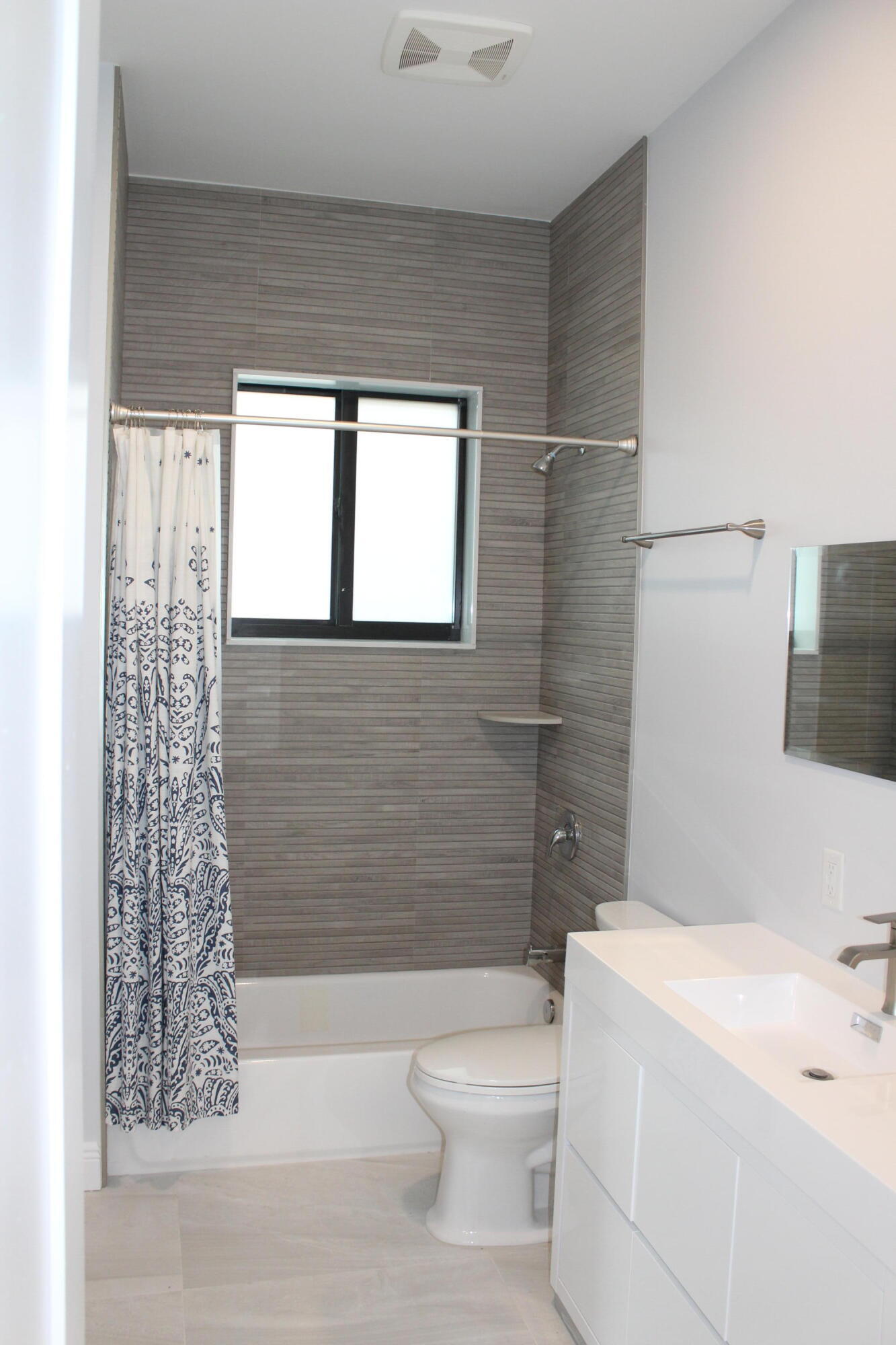 TRADE WINDS ESTATES - Residential Lease