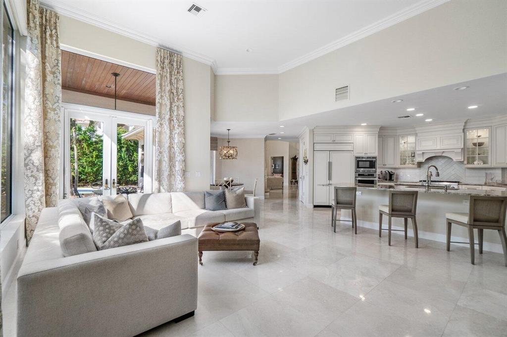 ROYAL PALM YACHT & COUNTRY CLUB - Residential