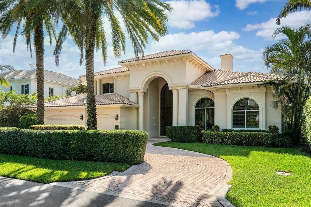 ROYAL PALM YACHT & COUNTRY CLUB - Residential