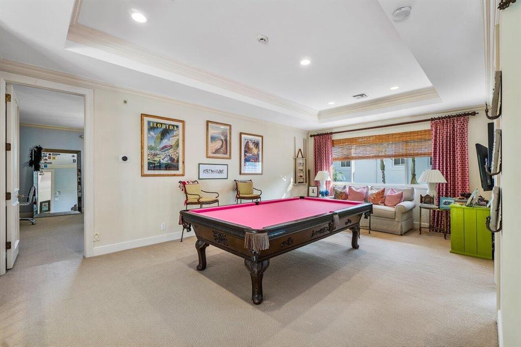 ROYAL PALM YACHT & COUNTRY CLUB - Residential