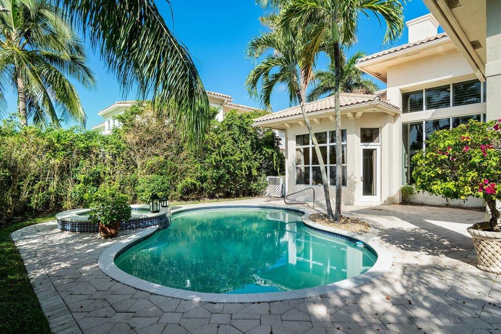 ROYAL PALM YACHT & COUNTRY CLUB - Residential