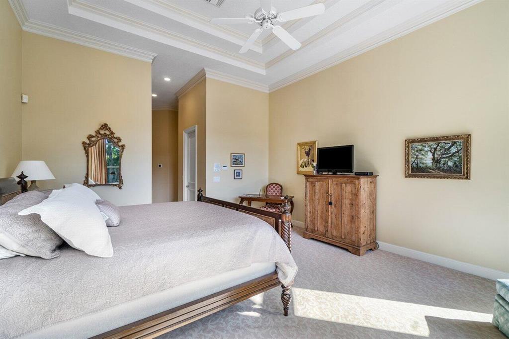 ROYAL PALM YACHT & COUNTRY CLUB - Residential